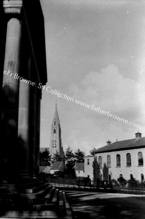 COURTHOUSE STEPS CHURCH TOWN HALL